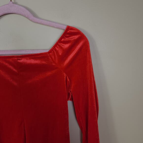 Wild Fable Long Sleeve Ruched Velvet Bodycon Dress in Red Size M - Picture 9 of 12